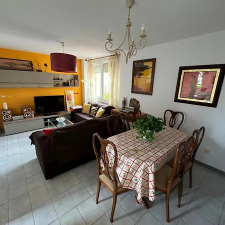 En En Urb Privada * סומו